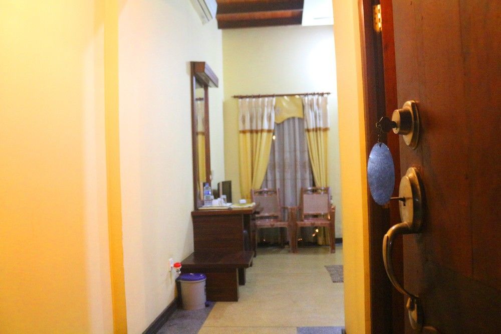 Ocean Dreams Hotel Ahangama Buitenkant foto