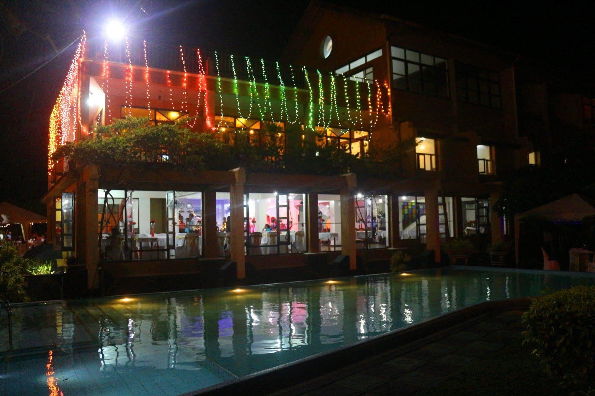 Ocean Dreams Hotel Ahangama Buitenkant foto