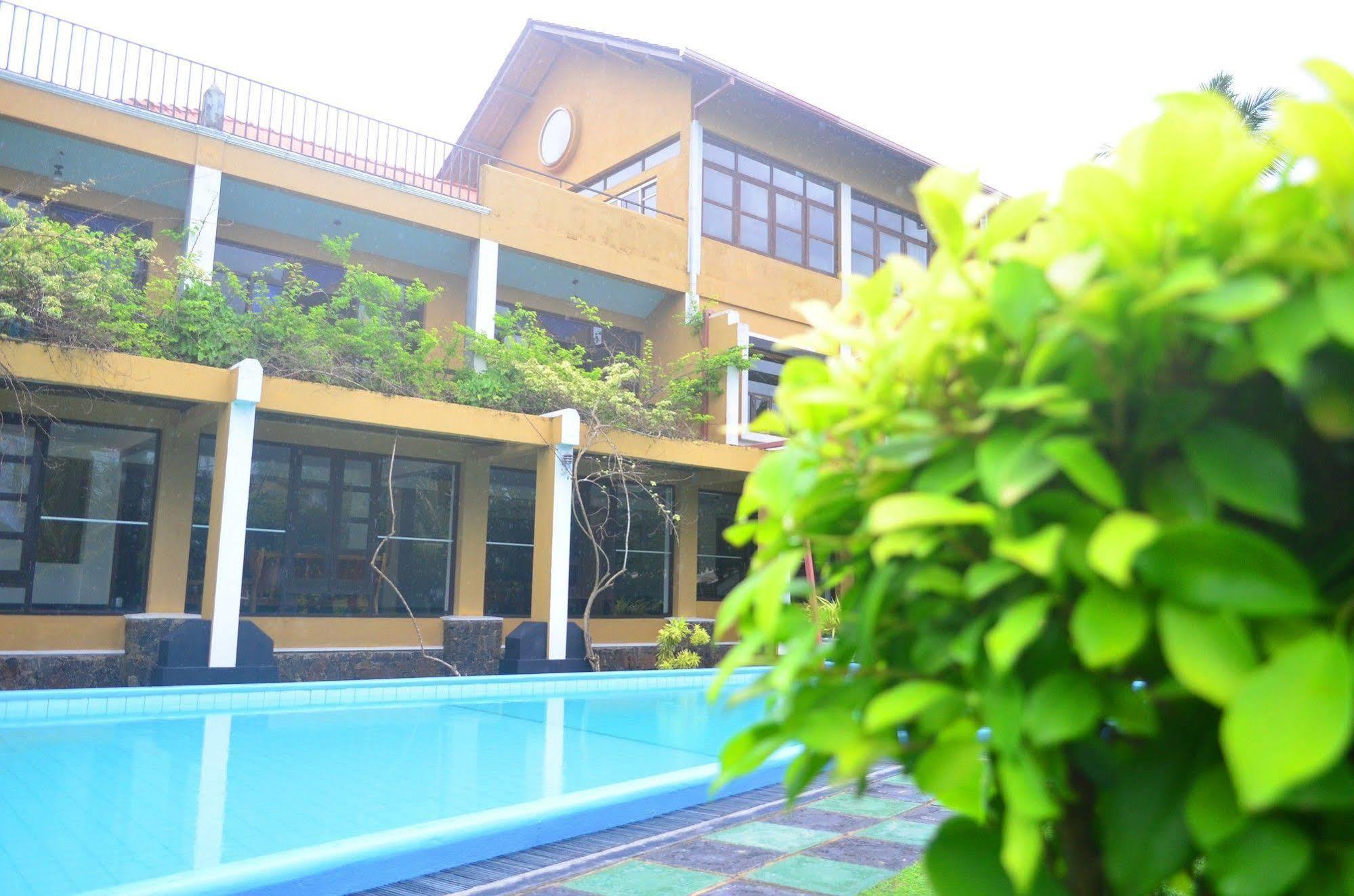 Ocean Dreams Hotel Ahangama Buitenkant foto