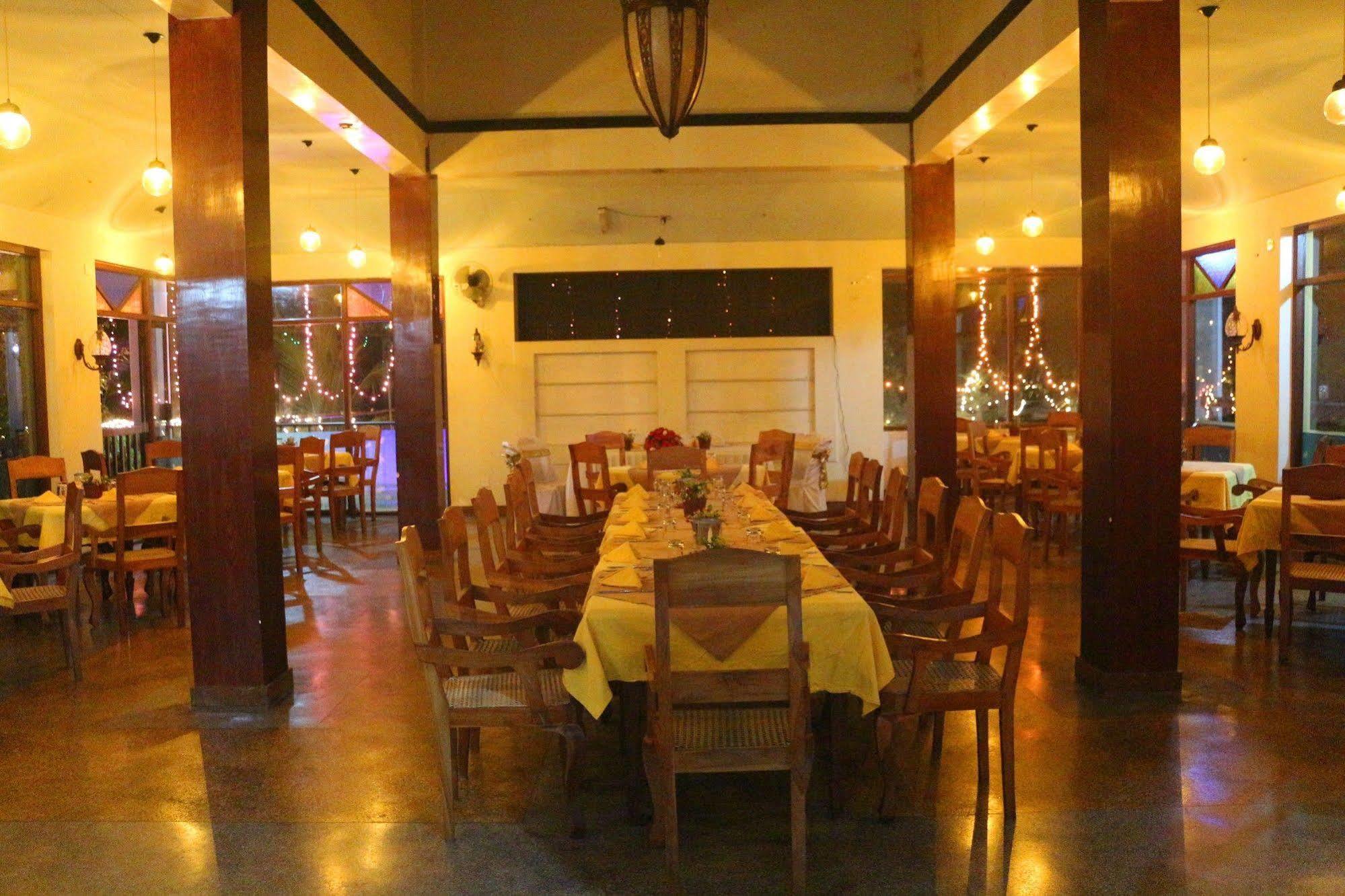 Ocean Dreams Hotel Ahangama Buitenkant foto