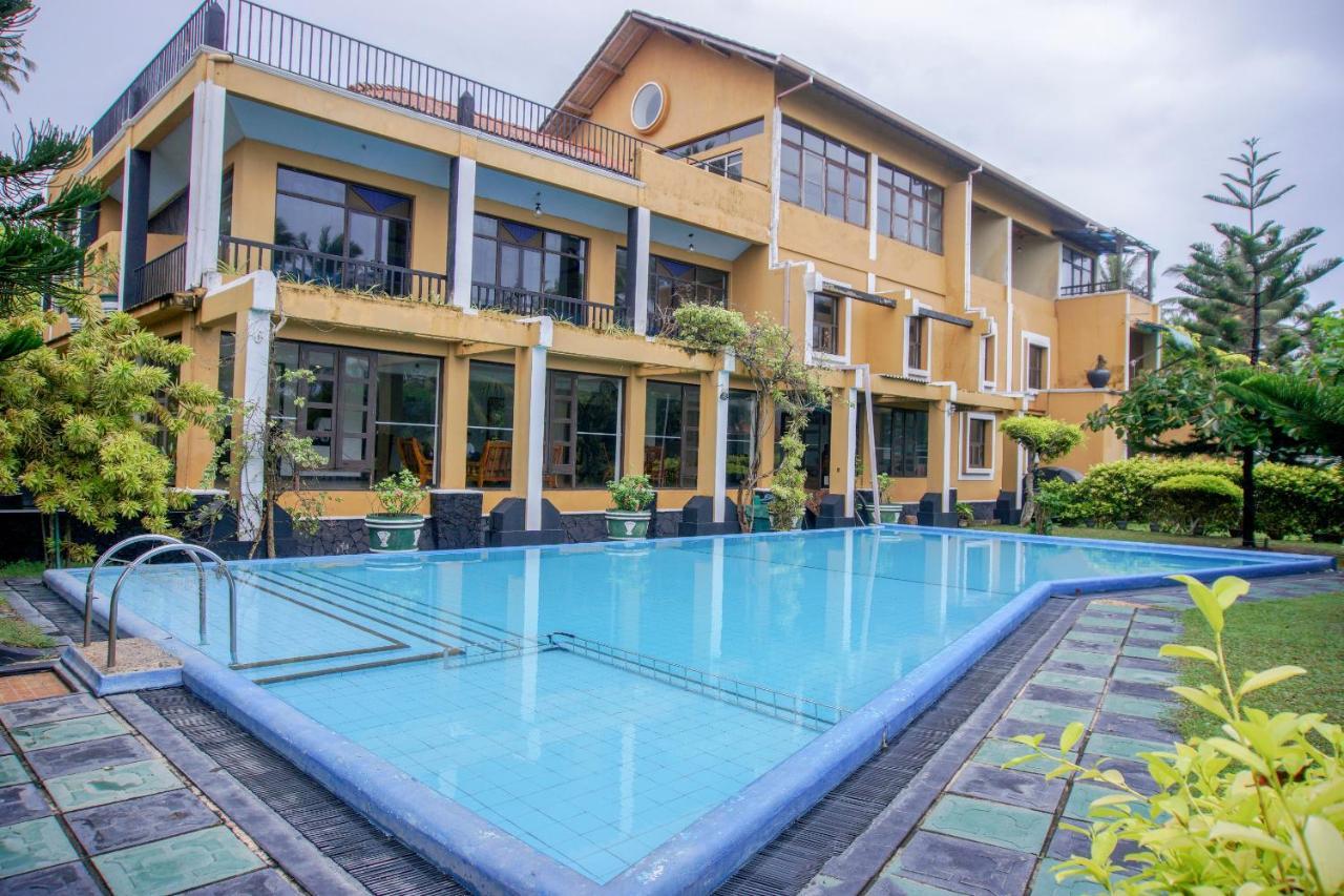 Ocean Dreams Hotel Ahangama Buitenkant foto